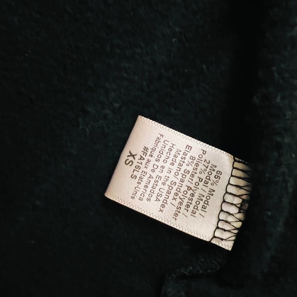 Beyond Yoga Draped Wrap Long Sleeve Three Button Cardigan Top Size XS Black - Picture 7 of 12